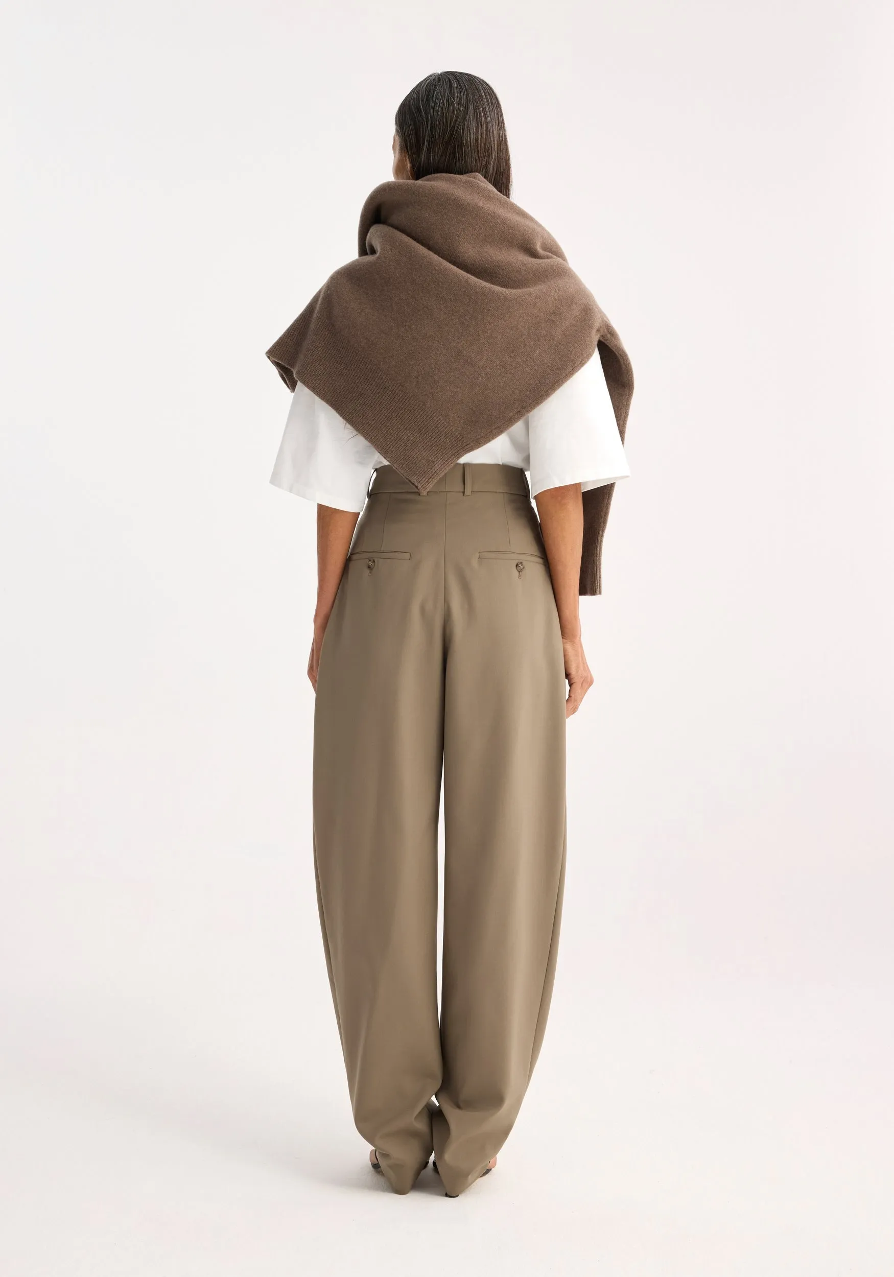 Round-leg tailored trousers | khaki